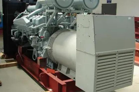 三菱發(fā)電機(jī)組油壓過低該如何處理？